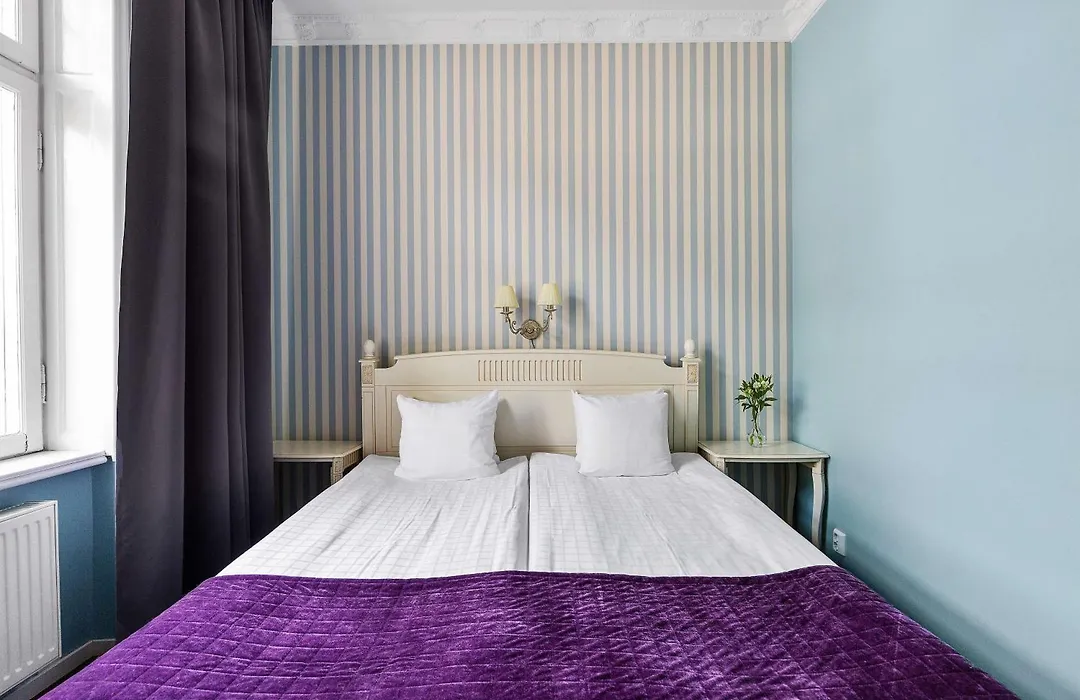 Best Western Hotel Bentleys-1